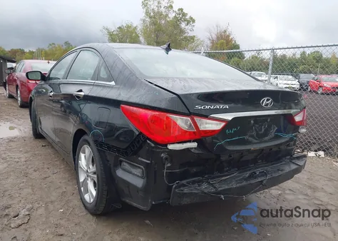 2013 Hyundai Sonata Limited z USA, uszkodzony, nr VIN 5NPEC4AC4DH526122